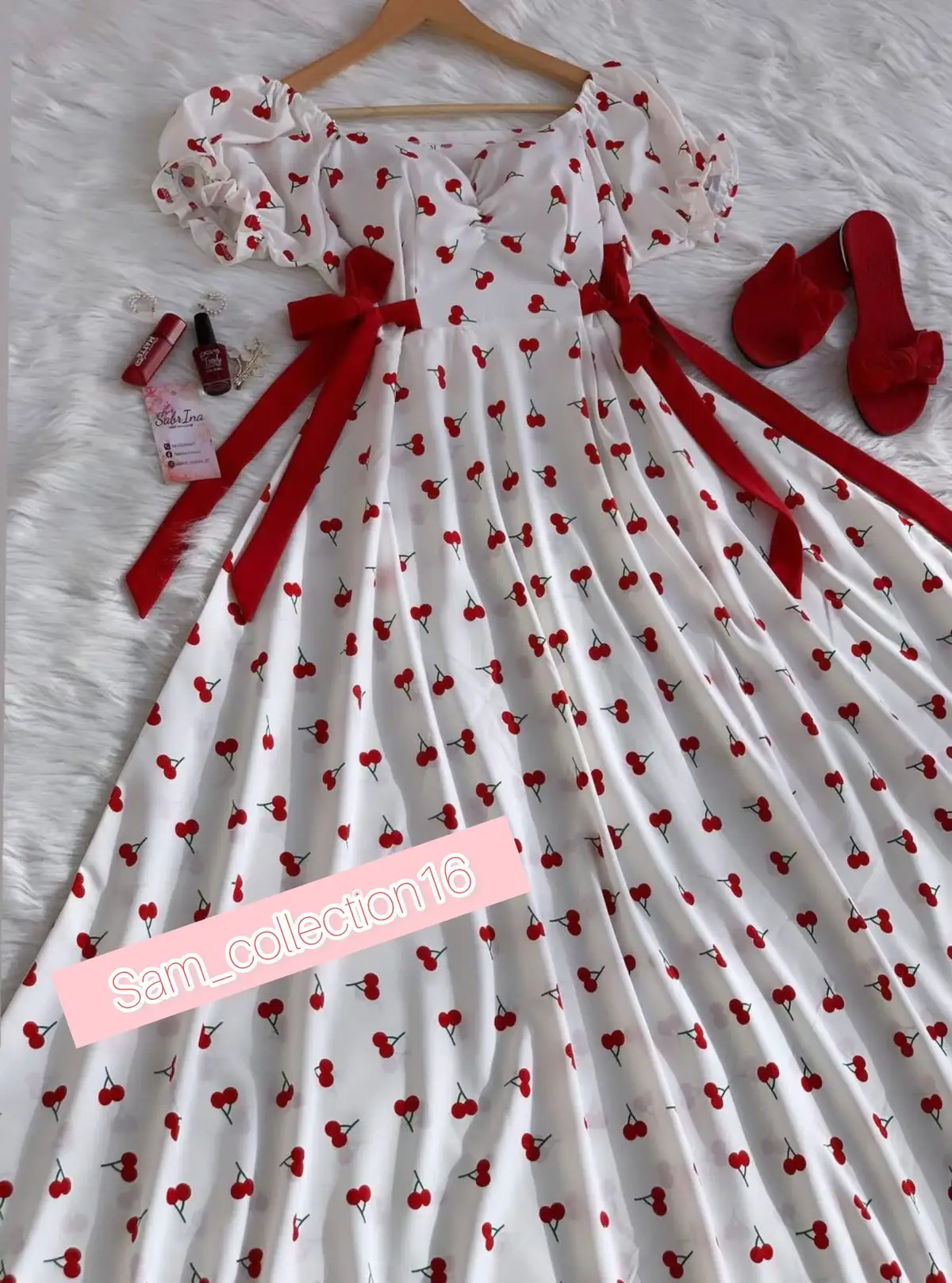 جميلاتييي💕 🍒 روبة طويلة +لاارج سوريز 😍😍 ✅️نوع القماش : كراب ✅️ ليطاي : من 36 حتى 48 ✅️لون :احمر   متوفر توصيل 58 ولاية