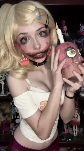 Looks rushed #toychica #toychicacosplay #fnaf #fnafcosplay #fivenightsatfreddys #fivenightsatfreddyscosplay #fnaf2 #cosplay #cosplayer #horror #sfx #cute #chica #chicacosplay 