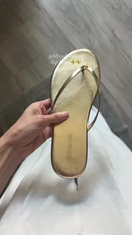they’re sooooo pretty omg 🤩🤩🤩 #gold #goldsandals #goldflipflops #TikTokShopSummerTurnUp #tiktokshopcreatorpicks #TikTokShopMemorialDay #IfYouKnowYouKnow #outdoorfun #tiktokshopunboxing 
