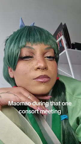 Maomao being the ultimate girls girl 🤼‍♀️  #maomao #apothecarydiaries #cosplayanime #blackcosplayer 