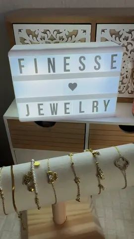 🥰🥰😍🪞✨ #creatorsearchinsights #tiktok #finessejewelry #finessefemininejewelry #jewels #schmuck #stainlesssteel #waterproof #geschenk #frauenschmuck #elegant #18k #jewelry #jewelrybusiness 