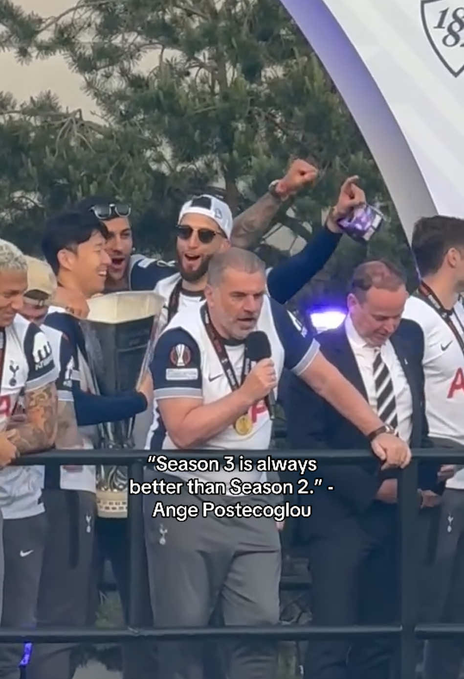 MY GAFFER BRING ON 25/26. #bigange #tottenham #tottenhamhotspur #n17 #winners #uel #spurs #parade 