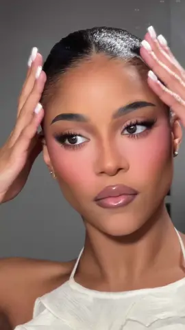 She is always getting prettier 🤌🏽🤌🏽💁🏽‍♀️ model @itssuzanaagostinho  PRODUCT DETAILS:  BROWS:  @aniricosmetics brow wax  @nyxcosmetics brow liner  SKIN PREP @elf primer  @glowrecipe watermelon glow toner & hydrating cream  BASE  @narsissist light reflecting foundation Syracuse  @toofaced concealer warm beige and vanilla  @aniricosmetics cream blush ‘ I’m shy’ and ‘ just a crush’  @hudabeauty translucent powder ‘ cupcake ‘ & ‘ ube birthday’  @makeupbymario contour dark  EYES  @beautybay  eyeshadow palette  @sephora eye pencil  @benefitcosmeticsportugal bounce  SETTING/FIXING SPRAY  @hudabeauty setting spray  | para marcações ou consultar preços enviar mensagem em privado #maquiagem #lisboa #maquiadoralisboa #parquedasnacões #makeuplisbon #mualisbon #mualisboa 
