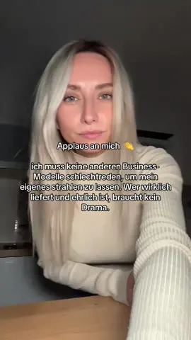 Dabei könnte ich soooo viel zu erzählen 🙈 Lustig, wie viele erst andere Business-Modelle zerreißen müssen, bevor sie ihr eigenes überhaupt erklären können. Ich? Ich verschwende keine Zeit mit Hate. Ich zeig lieber, wie es funktioniert – ehrlich, transparent und ohne Bullshit. Warum? Weil Substanz immer lauter ist als Lästerei. #digitalmarketing #digitaldropshipping #onlinemarketing #socialmediamarketing #digitaleprodukte 