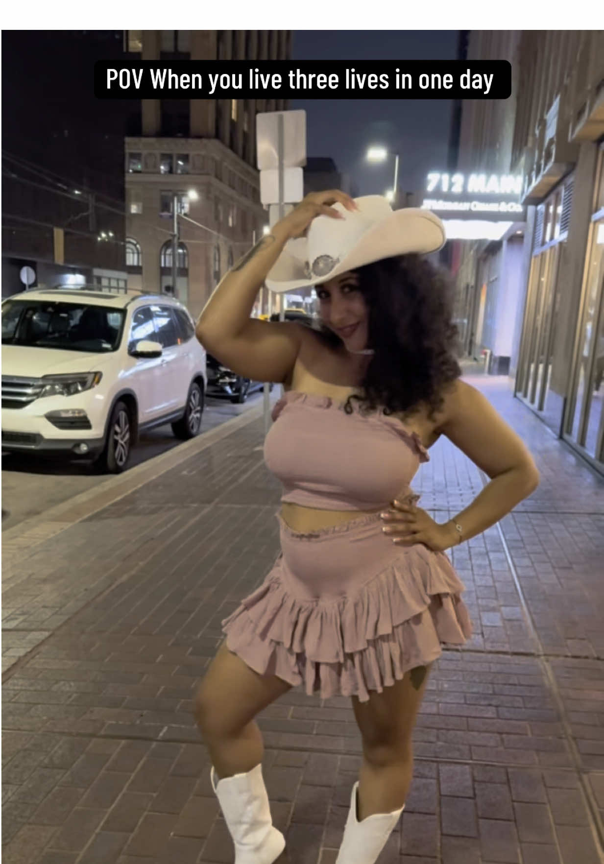 Which look is your fave?!  . . . . . . #army #miltok #armyofficer #houstontx #fyp #explore #cowgirl #golftiktok #nightlifetok #mixedgirl 