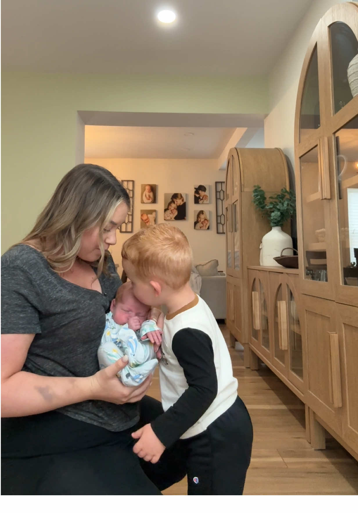 He is the best big brother! #bigbrother #newborn #momof2 #momofboys #pregnancy #bumpprogress #babybump #brothersmeeting 