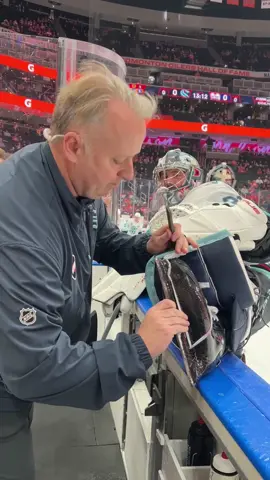 this doesn't hurt the horse, don't worry #hockey #NHL #hockey #hockeytiktoks #seakraken #horse #horsesoftiktok