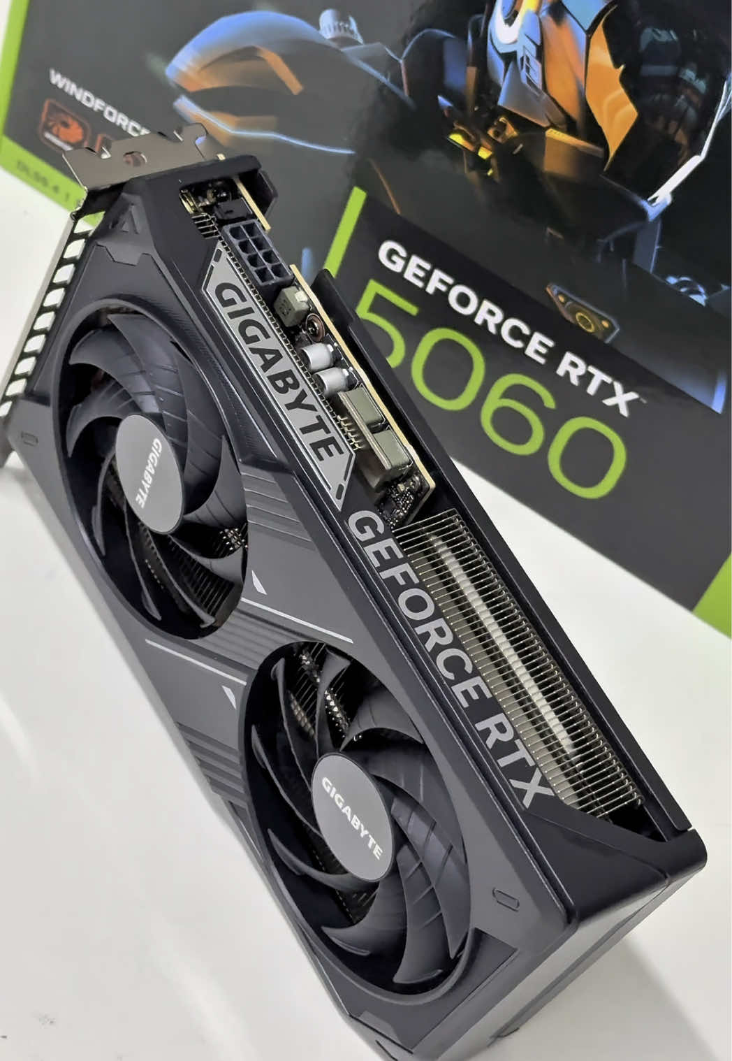 Unboxing RTX 5060 😮‍💨 #asmr #unboxing #RTX5060 #gigabyte #viral #setup 