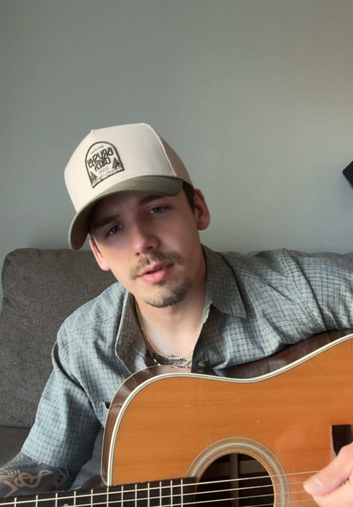 I’m a lil crazy, I was in a hurry and I just learned this so I’m sorry if it sucks lol. #morganwallen #imalittlecrazy #cover #countrymusic 