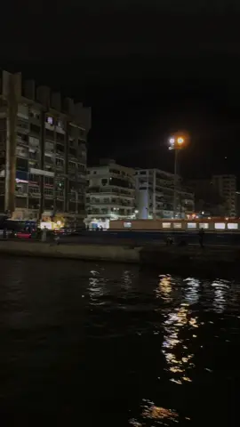 فيها وحش يبدو حلو 🖤 #احمد_حلمي #بورسعيد #المعديه #بورفؤاد #بحر #ليل #الدنيا 