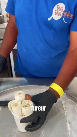 Des rouleaux de bonheur, des saveurs de dingue, une texture ultra fraîche… bref, c’est *l’iceroll* qui met tout le monde d’accord 💥 Tu viens tester quand ? #IcerollSN #GlaceRoulée #DakarFoodies #MadeInDakar #IcerollLovers #FraisEtGourmand