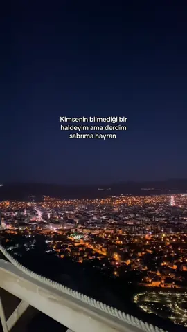 Aslında gülümseyen gözler anlatılmayan savaşları saklar #kesfet #kesfetteyiz #begen #yoruldum #bitsinartık #fypage #girls #van 