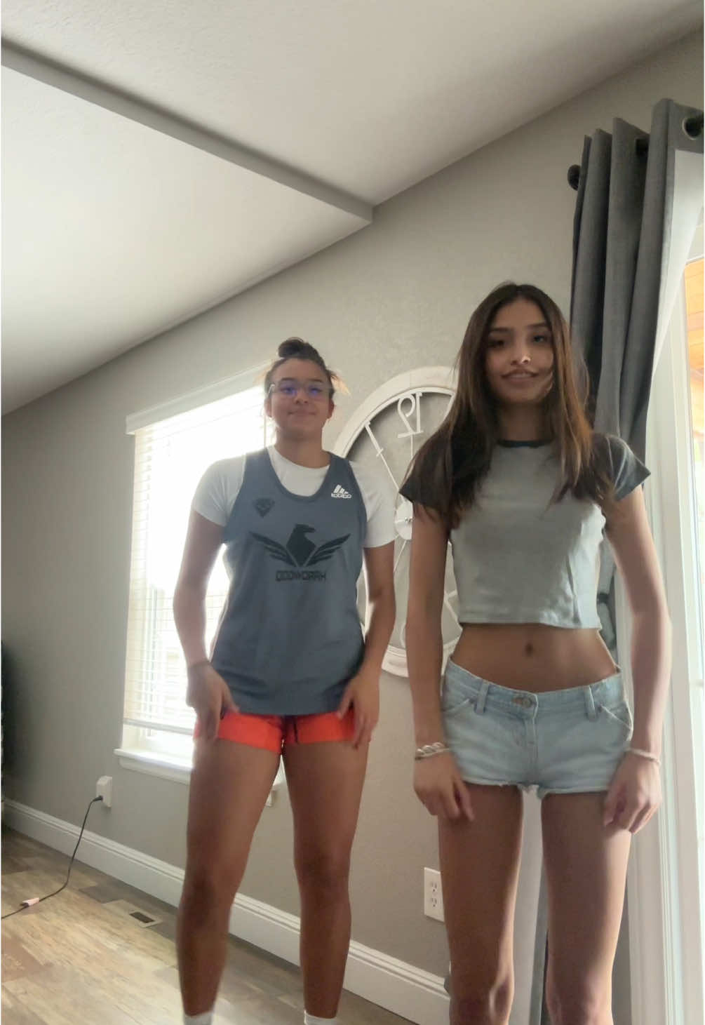 Yayyy for summerr #fypシ #fypシ゚viral #cousins #foryoupage #dance #Summer #viraldance #xyzabc 