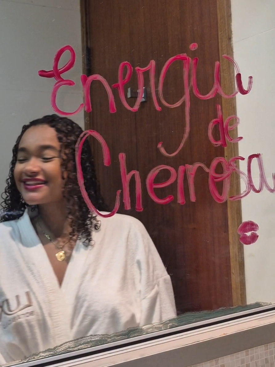 Banho delicioso pra renovar a energia de cheirosa junto com @Lux Botanicals  teremos glow up todos os dias ✨ ☆ PUBLI ☆  #EnergiaDeCheirosa #Lux #SaboneteLux #LuxSabonetes 