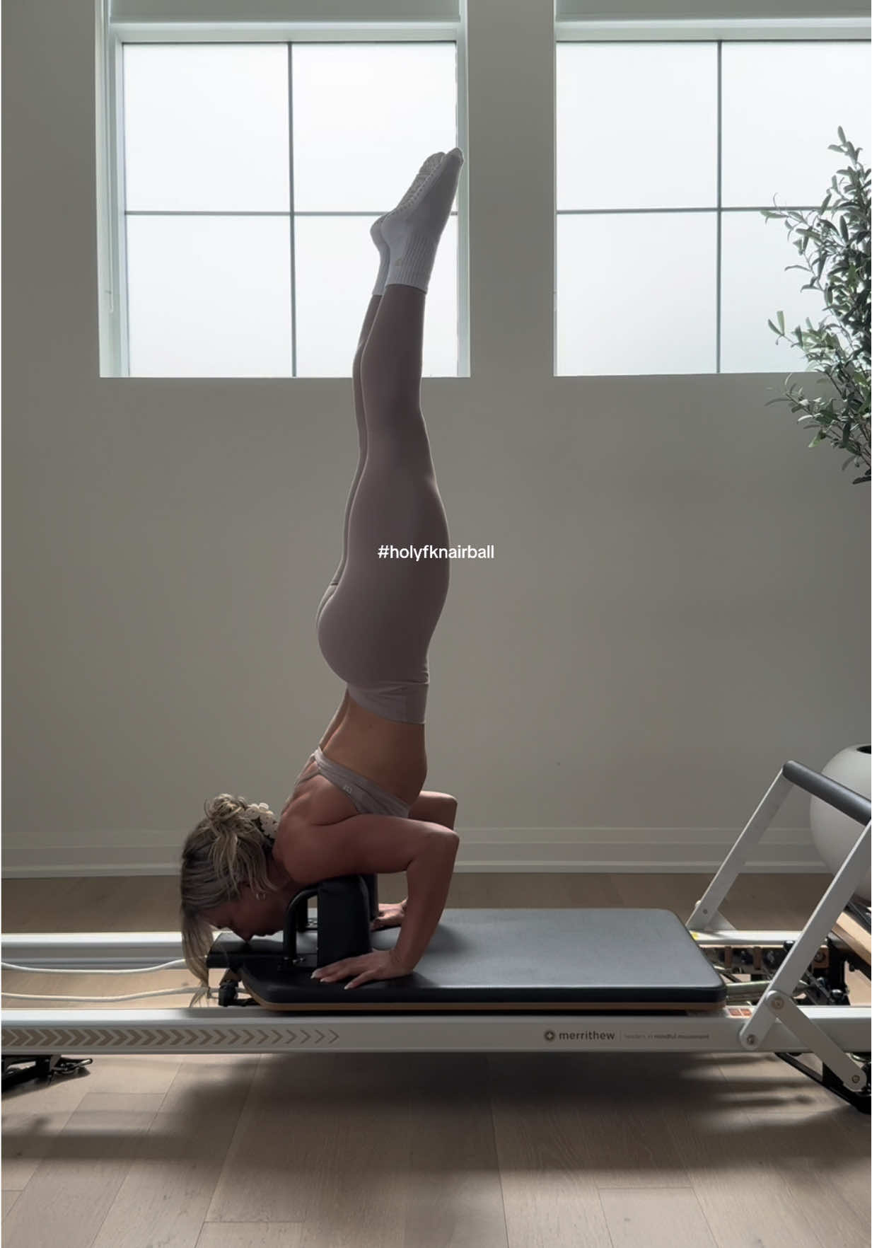 BFFR🤦‍♀️🤦‍♀️💅💅 #holyfknairball #airball #pilates #reformer #reformerpilatesinstructor #reformerpilates 