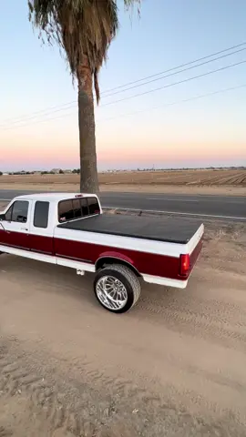 💨💨💨 #obs #obsford #powerstroke #7.3 #obsnation #obsessed #fordperformance #fordnation #ford #oldschooltrucks  #stancedtrucks #wideload #uselesstruck #22x14 #tiswheel #moog #lasfitautolighting #jelibuiltperformance #procomp#nittotires #fullforcediesel  #kcturbos #forged# cnc fab #concaves#riffraff #americanforce wheels