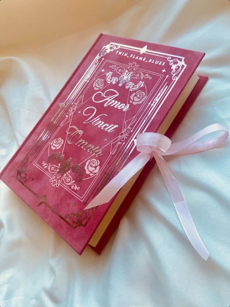 Amor Vincit Omnia by @Flames 🍉 Collab with @ShelfCareBindery 💖  #bookbinding #dramione #BookTok #asmr #fanfiction 