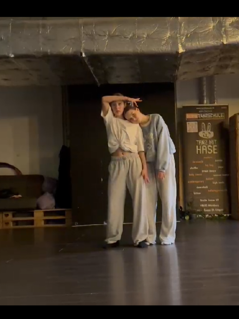Impro..freestyle..Friday..  TMH Vibe❤️🔥 #tanzmithase #tanzschule #tmh #fyyyyyyyyy #contemporary #contemporarydance #moderndance #tanzschule #tanzschulenürnberg @modernhaus @Dance Studio 