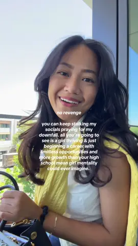 if you think it’s about you, it probably is. stay lurking, thanks for the views 🫶🏻🫶🏻 #lawtok #lawstudent #lawschool #biglaw #newjob #lawstudentlife #futurelawyer #prada #fypシ #girls 