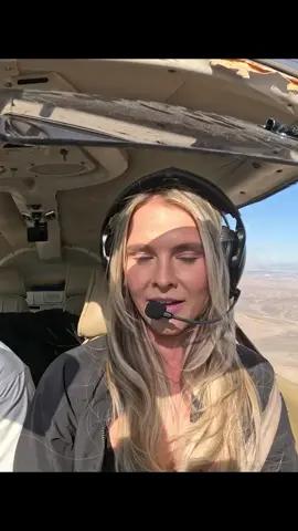 Can Vince land a plane?😂 #airplane #pilotlife #pilotlifestyle