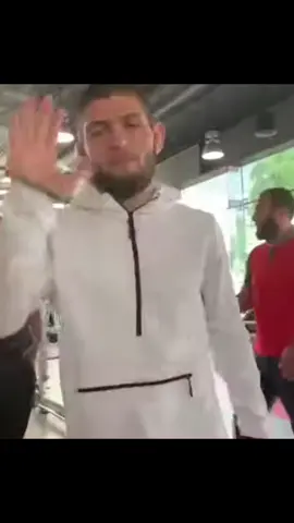 Coach likes Khabib's outfit 🤣 #khabib #funny #mma 