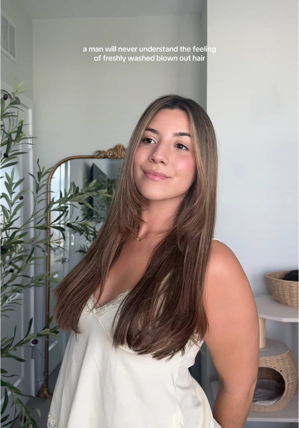 freshly clean & blown out hair is just the best feeling 🤭 #amanwillneverunderstand #blownouthair #blowout #blowoutbrush @Emi Jay @The Drybar 