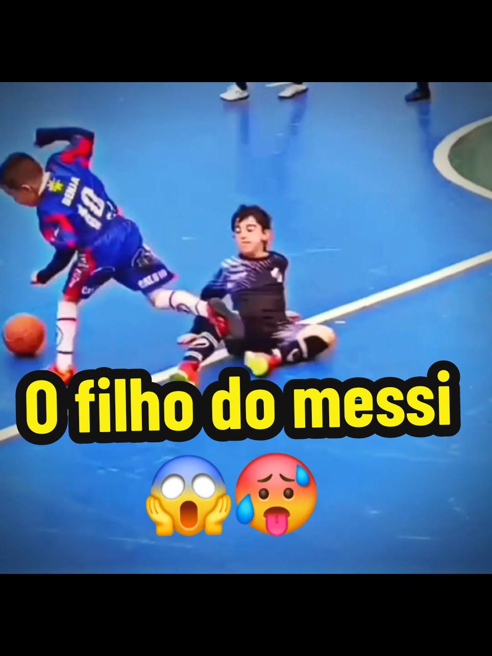 O garoto mais elegante do futsal 🍷 #futsal #skills 