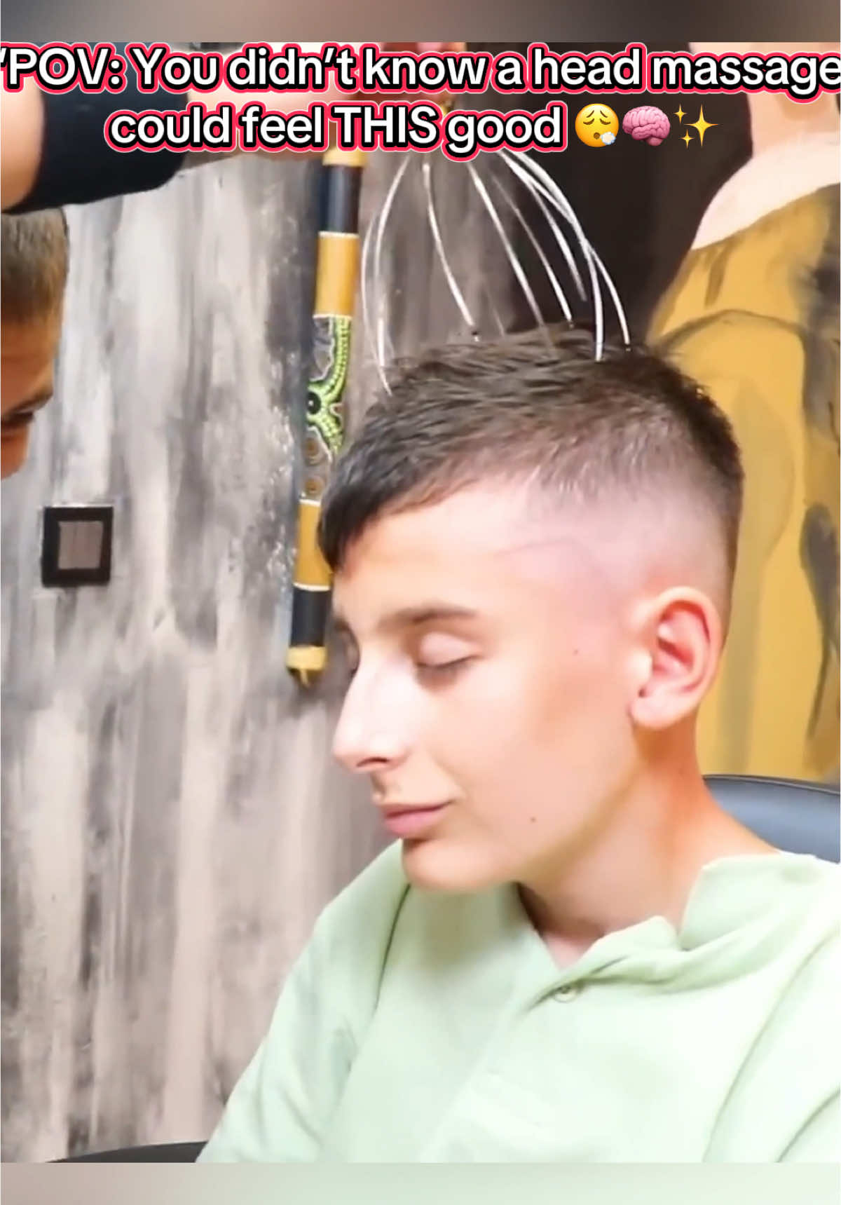 You didn’t know a head massage could feel THIS good #RelaxingVibes #HeadMassage#FacialASMR #asmr #barber #asmrbarber 