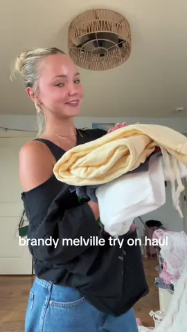 RETAIL THERAPY #brandymelville #brandyhaul #brandymelvilletryonhaul #tryonhaul 