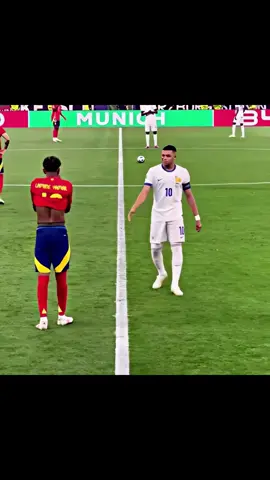 Mbappe has such a kind heart#fyp #football #Soccer 