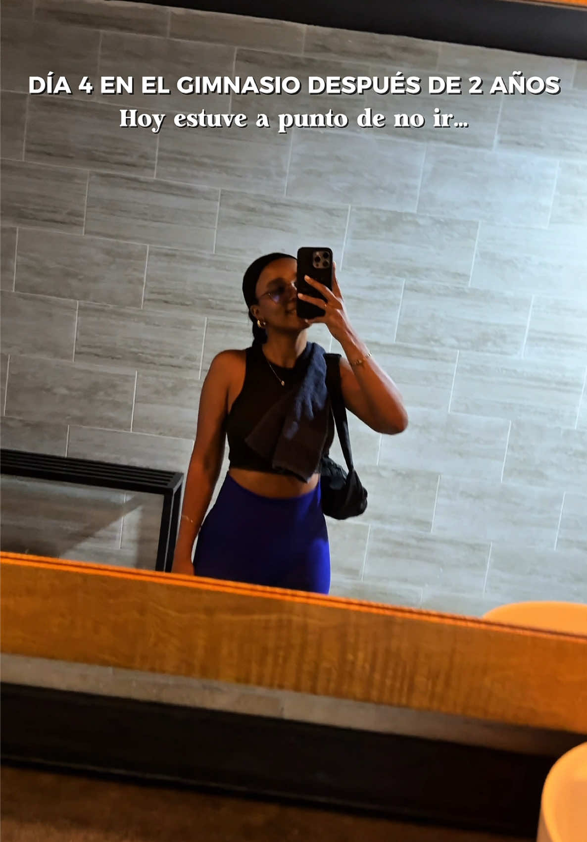Literal no tenía ganas hoy 😮‍💨🫠 pero me acordé de lo bien que me sentí ayer y eso me empujó.✨ ¿A ti también te pasa que a veces simplemente no quieres ir?🥹 #GlowUpReal #Día4 #VolviendoAlGym #ProcesoReal #SinFiltros #MiniVlogFitness #minivlog #GlowUp #GymVibes #VueltaAlGym #ProgresoReal #Gym #GymTok #gymlite #Vlog #motivaciongym 