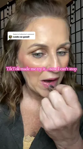 Replying to @Catherine Infused with hyaluronic acid, this gloss delivers a high-shine finish while hydrating your lips and helps decrease the lines. #maybelline #lipglaze #lipgloss #maybellinelifterglaze #hyaluronicacid #lipbalm 