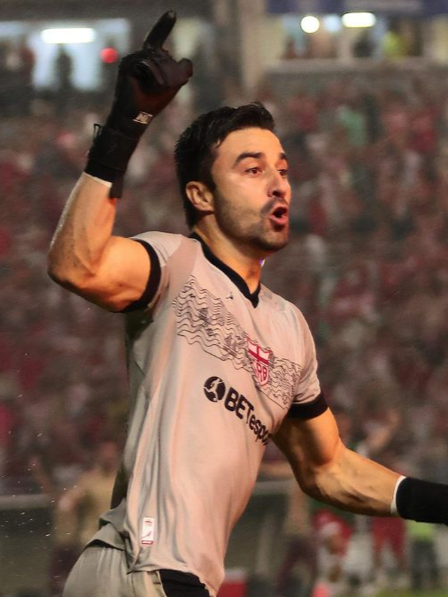 Narrador se emociona com a classificação do CRB contra o Santos #shorts #react #crb #copadobrasil 