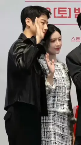 Go Youn jung falou sobre a polêmica de acharem o Jung Jun won feio para ela e sobre a química deles #goyounjung #goyounjungedit #goyounjungedit #goyounjungactress #sunsunwon #jungjoonwon #residentplaybook 