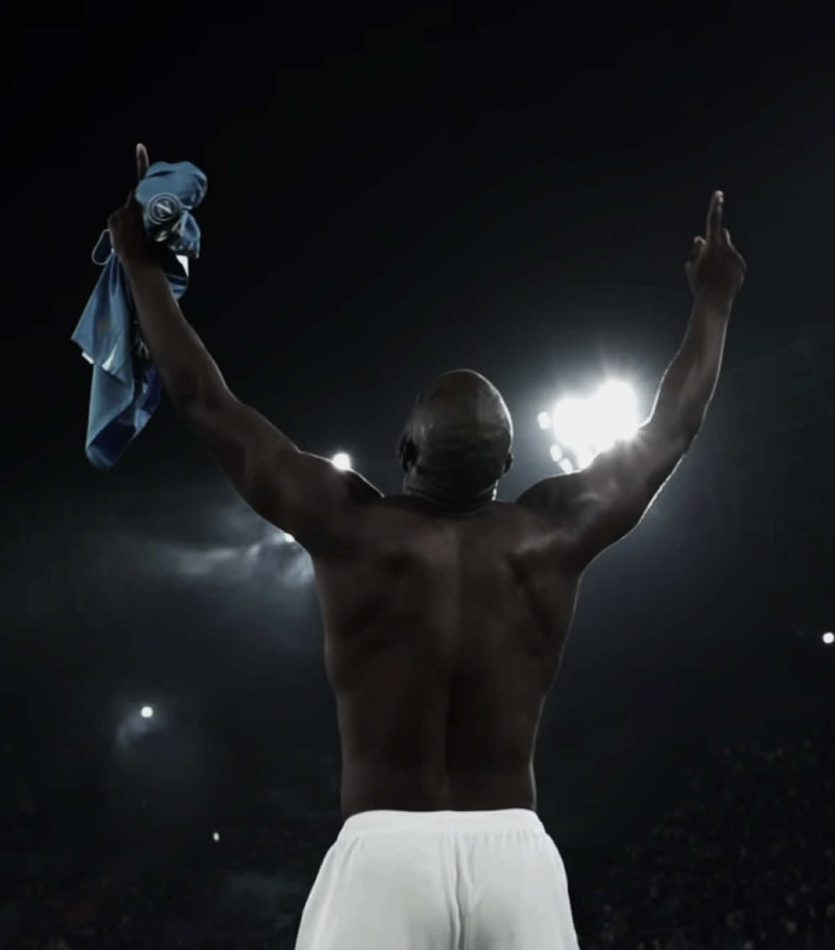 A U R A #lukaku#4 