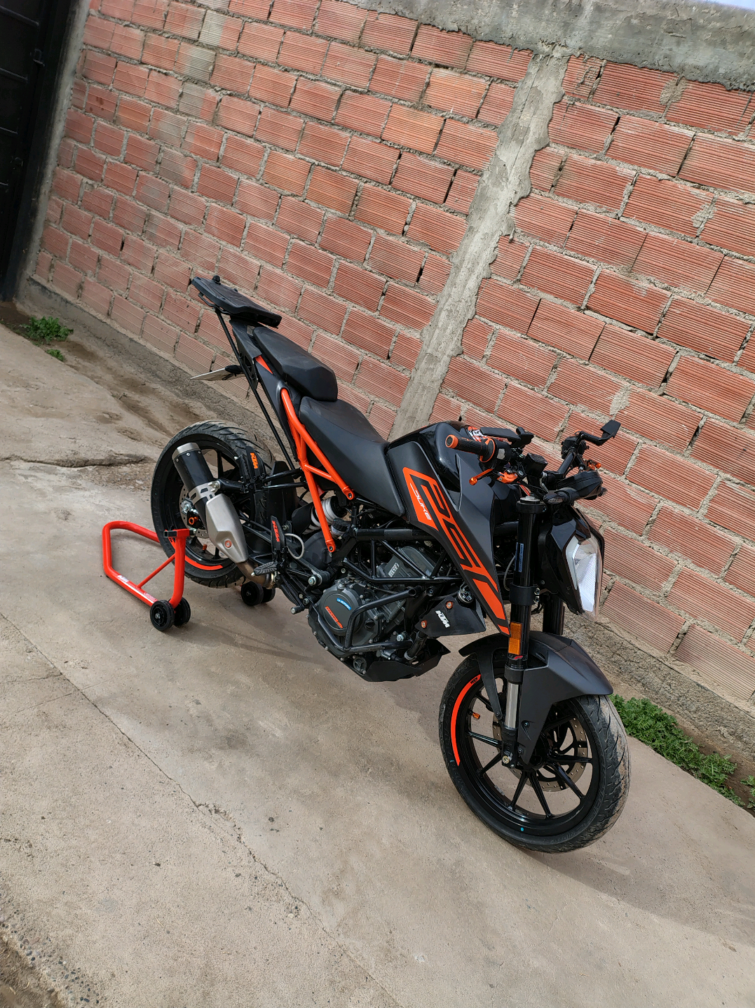 el 3 letras 😮‍💨🚀 #ktm #duke250 #250cc #fyp #paratii #moto #fypシ゚ #paratiiiiiiiiiiiiiiiiiiiiiiiiiiiiiii #stuntargentino 