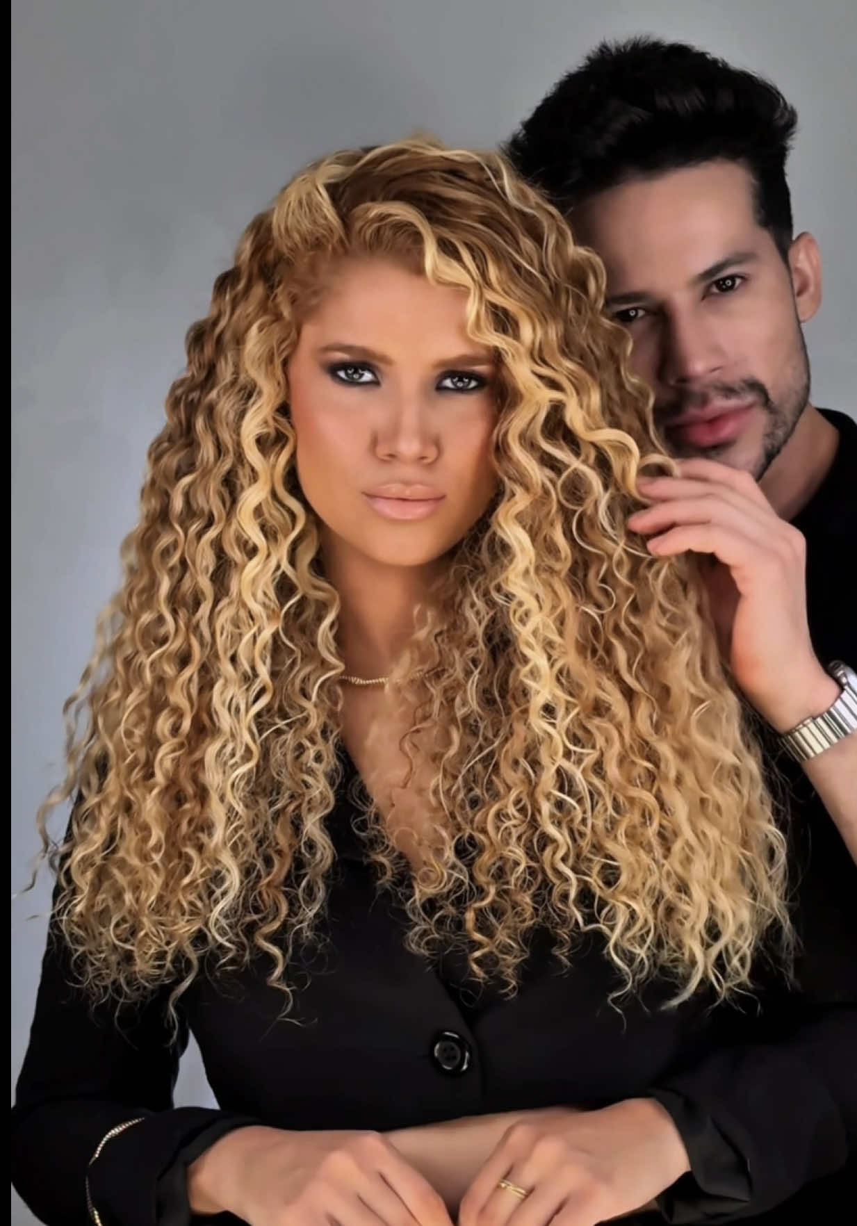 Quem aí também sentiu vontade de mudar? Comente.  🔥 O poder dos cachos definidos, saudáveis e transformados com @nb_professional  #nillvale #salãodebeleza #teresina #saoluis #cabelosaudavel #loirosaudavel #cabeleireiro #transformarionchallenge #cabeleireiro #loiro #cachosdefinidos #cabelocacheado 