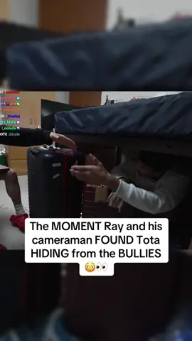 Tota hiding UNDER the bed😭😭 #fypシ゚viral #tota #rayasianboy #streameruniversity #twitch #kaicenat 
