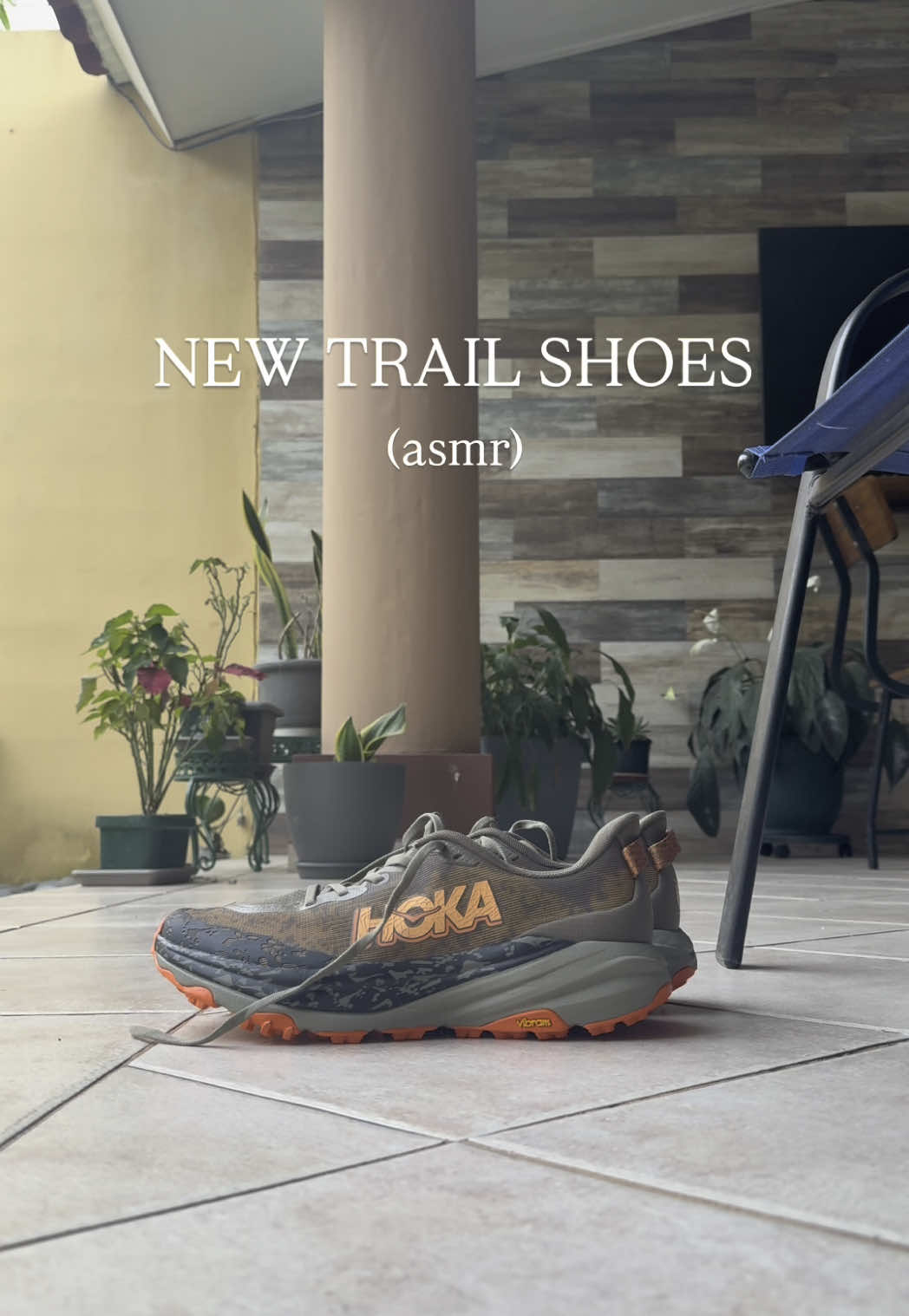 NEW TRAIL SHOES!! 👟🐐 Estrenandon los HOKA Speedgoat 6. Al ser mis primeros tennis de trail quise irme por una recomendación que prioriza el soporte y agarre, me fui con este par 🙌🏽 Se viene ultra ataco este domingo, muy emocionado!!  #Running #trailrunning #run #sivar #Lifestyle #unboxingasmr #asmr #hybridathlete 