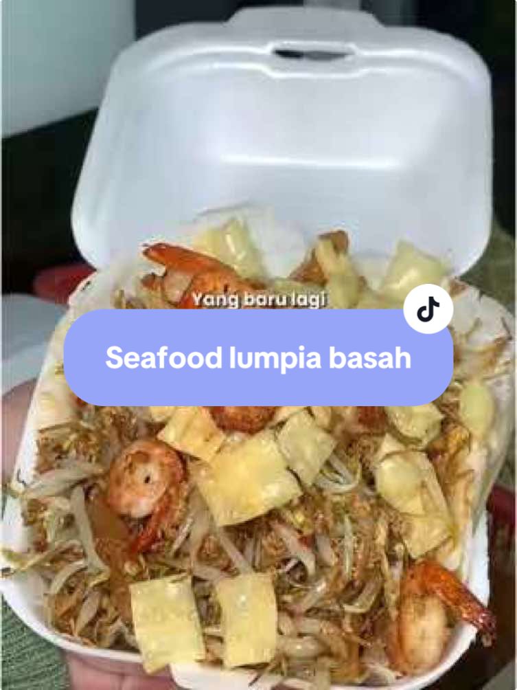 Garut gabisa diem! Ada yang baru lagi nih, lumpia basah pake topping seafood! Harga mulai dari 10k tapi porsinyaaa barbar banget! Gaskeun😍 #fyp #fypage #rekomendasigarut #kulinergarut #kulinertiktok #kulinerviral #jajanangarut #jajanantiktok #lumpiabasah #lumpiahbasahseafood 