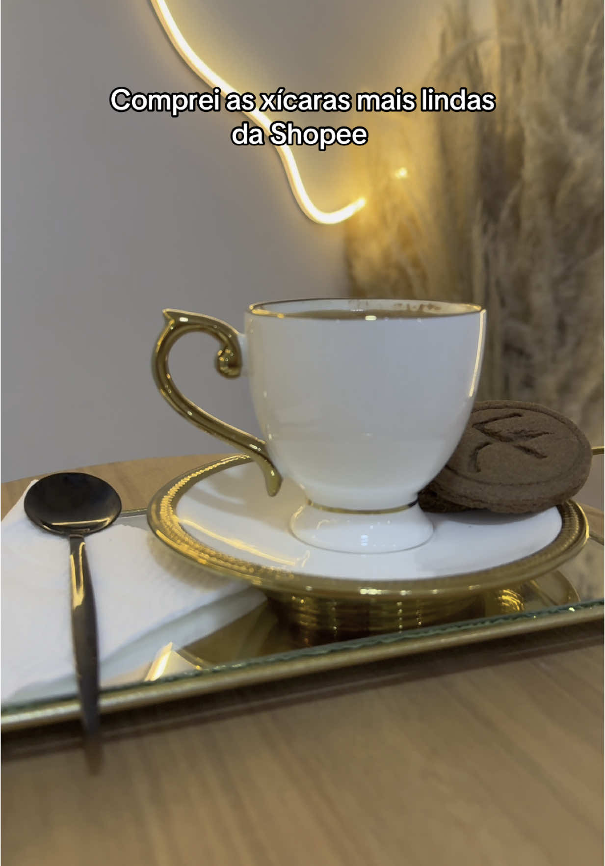 Eu amo os detalhes, e o cantinho do café tem q ter uma xícara 🥹🥹ameiiiiii #makeup #maquiagem #cantinhodocafe #shopee 