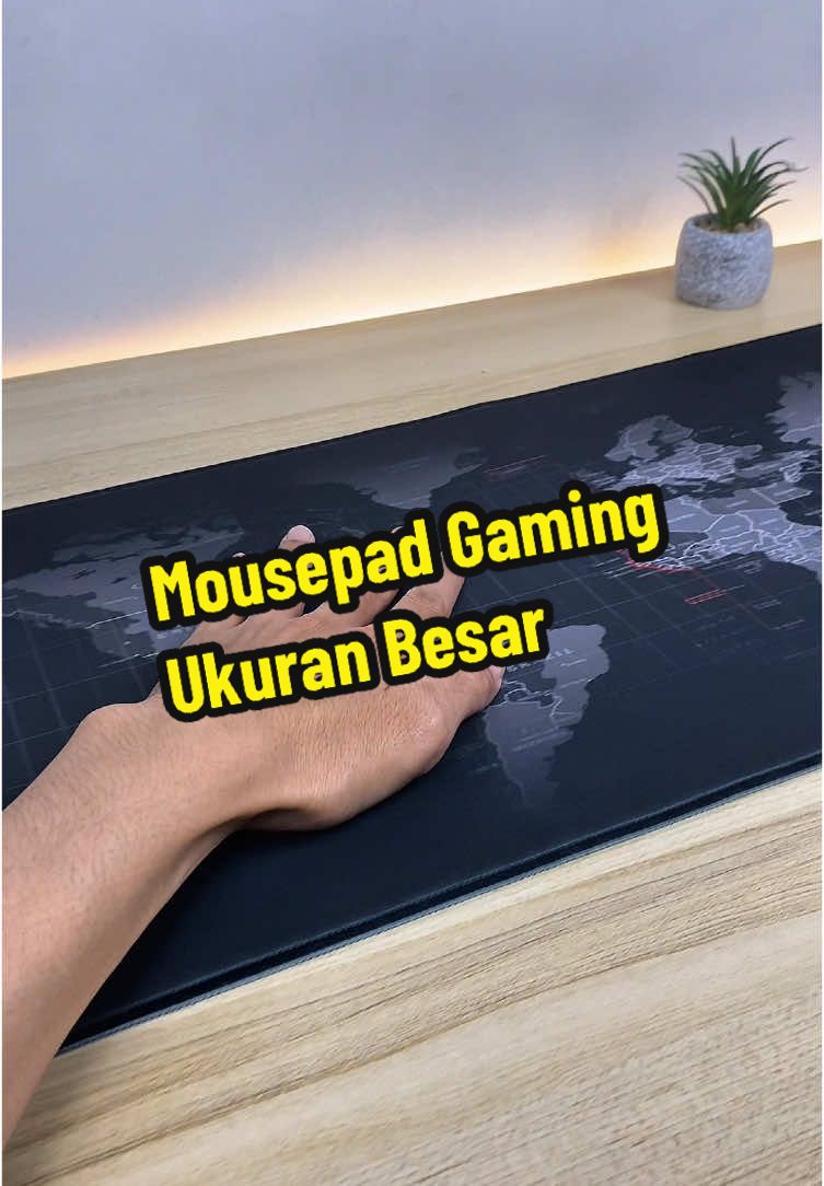 Mousepad Gaming ukuran besar ini cocok banget buat maen game yang suka barbar gerakin mousenya. Panjang 70x30cm leluasa banget buat maen.  #MousepadGaming #MousepadBesar #MousepadUkuranXL #MousepadAntislip  #Guncang66SpesialGajian 