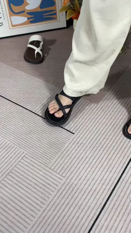 #sandalsrecommendations#sandals#slippers#womenshoes#sandalsforwomen#slippersforwomen#Flats#flat sandals women#flatsandals#flatsandalsforladies#comfortable#trendingkoreansandals#tsinelas#trendingkoreansandals#affordableslipper