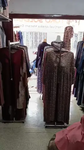 Toko Solehah Daster Alamat Pelaihari Jln Gembira arah SMP 1 pelaihari sebrang LFC/Lilis fhotocopy.  #tokosolehahdaster #dasterkekinian #gamismurah #setelanwanita #pelaihariberseri #fypppppppppppppppppppppp #jangkauanluastiktok #capcut #fypage 