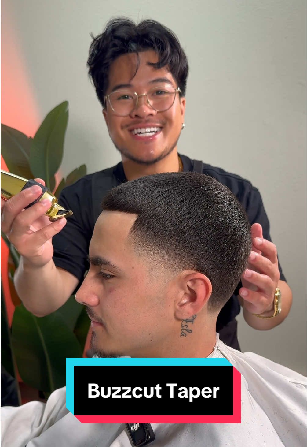 High Taper 😮‍💨 This 6 Guard Buzzcut is perfect for most face shapes. The high taper gives this haircut more longevity, making it a perfect low maintenance haircut. #buzzcut #lowtaperfade #iebarber #straighthair #hairtutorial 