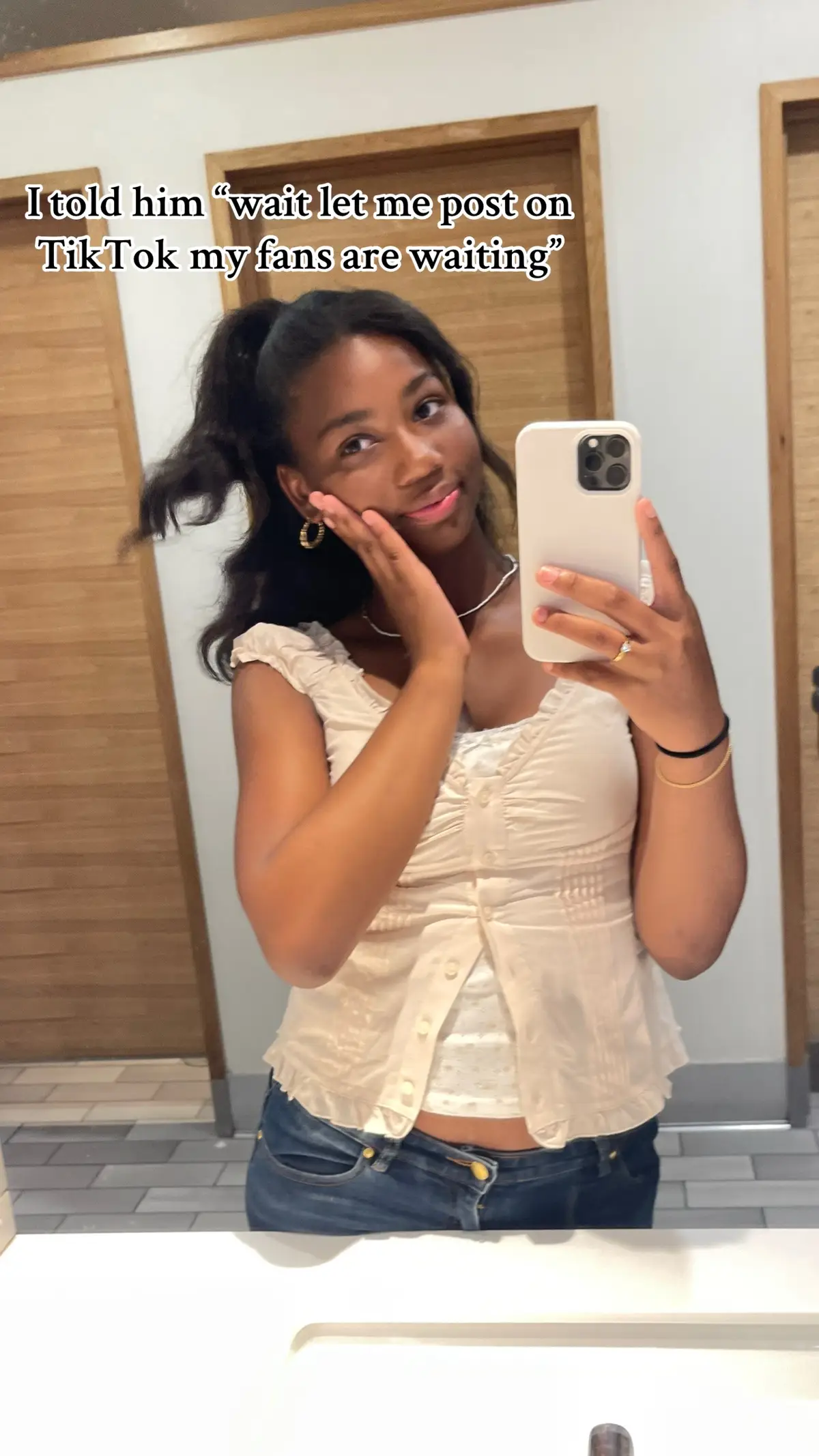 except I have no fans but instead i have my cutie moots 🫰🫰🫰(that I love sm) #lauryncamilee #microinfluencer  #shabbychic #relateable #aesthetic 