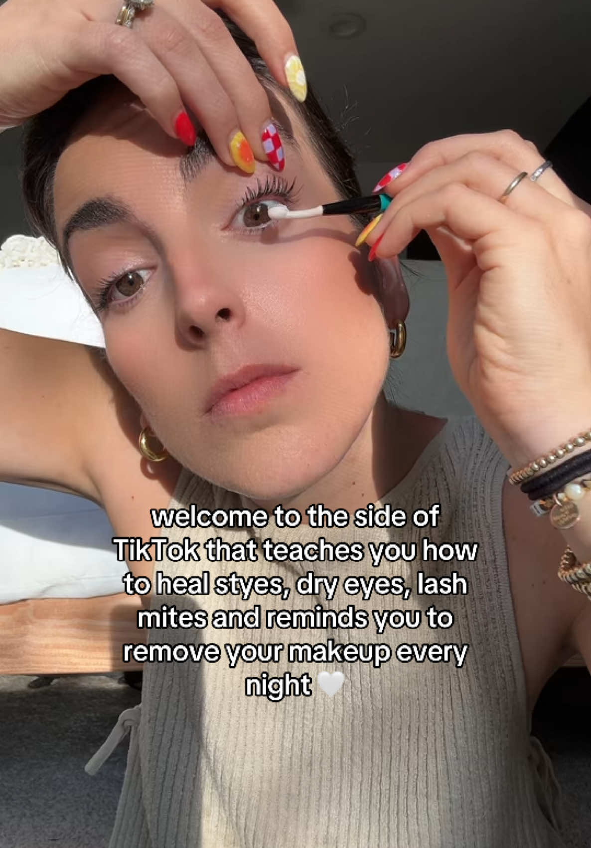 aka the best side of TikTok 🤍✨ #eyecare #eyecaretips #eyetok #lashmites #styes #dryeyes #eyehealth 