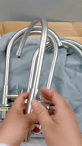 Săn sale thôi các bác ơi, sale cuối tháng đây ạ, vòi đơn lạnh chậu rửa bát , xoay tròn thoáng nước#voiruachen #voiruabat #voirua #voiruabatthongminh #voiruachenbat #thietbigiadung #thietbinhabep #thietbigiadung #tiktokindia #tiktokviral #tiktoknews #xuhuongtiktok #xuhuong 