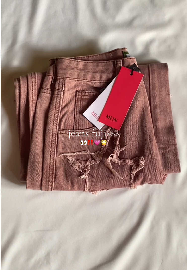 jeans cakep rekomendasi dari fuji @meinindonesia #jeans #celanajeans  #jeanshighwaist 