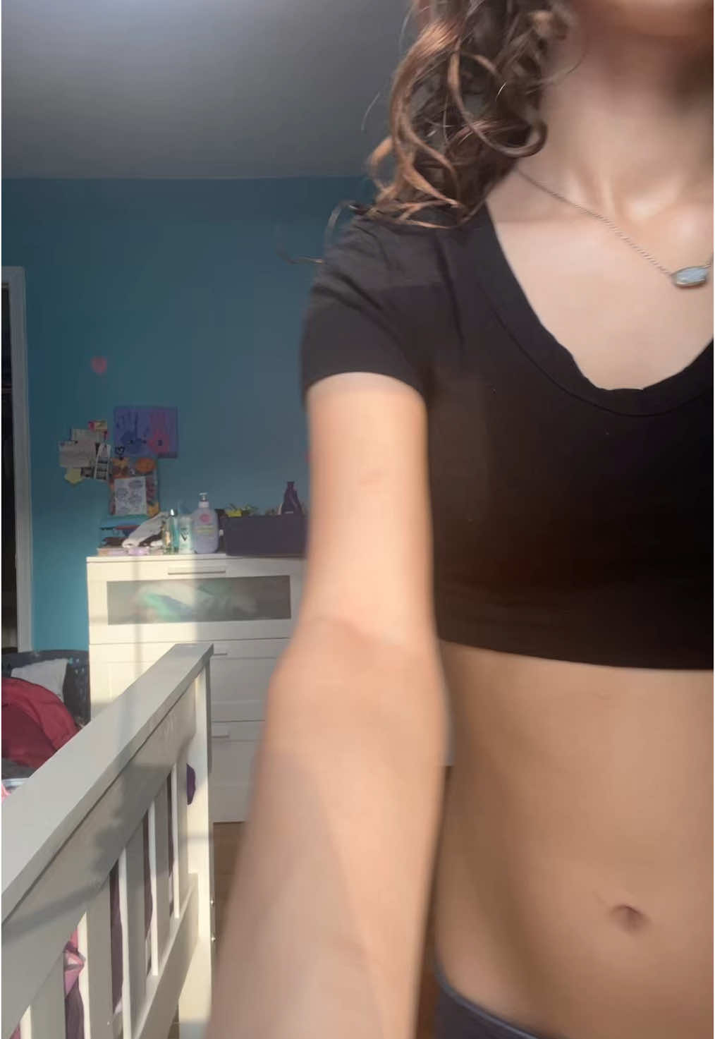 hi guys #fyp #tea #draft #slim #repost #ayy #hi #bored #lowrisejeans #everythingfake #morningskinny #dmv #freshcurls 
